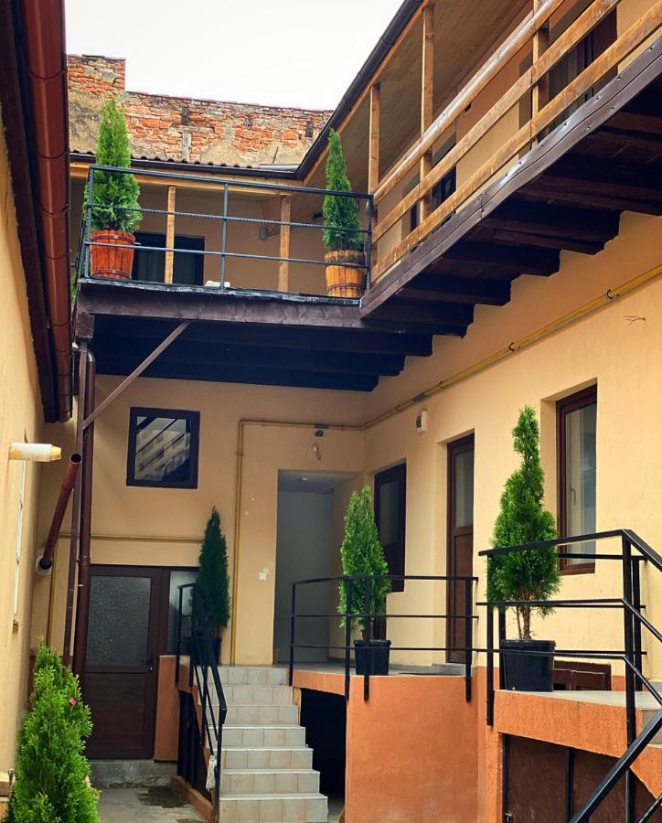 Ullysses Guest House Braşov Extérieur photo